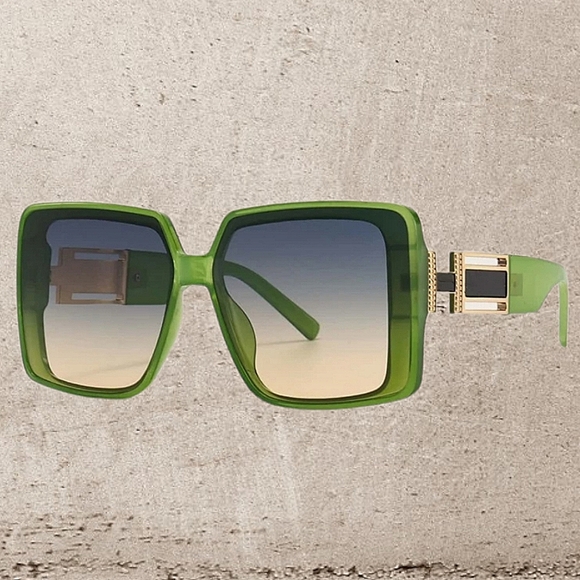 Boutique Accessories - 💎Tinted Lens Square Framed Fashion Glasses💎